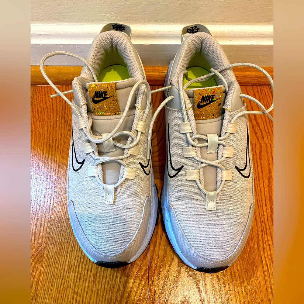 Women’s Size 7.5 Nike Sneakers